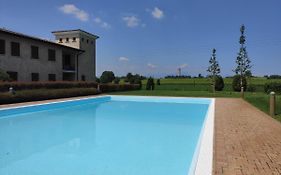Casa Marele